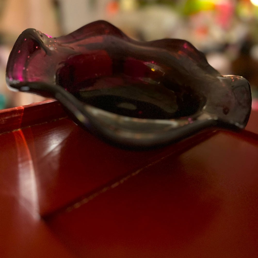 Traditional blown Spanish bowl in purple - Picture 5 of 8